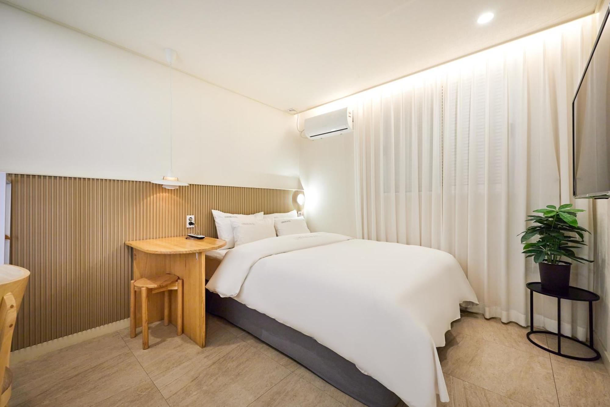 Urban Hotel Pyeongtaek Esterno foto