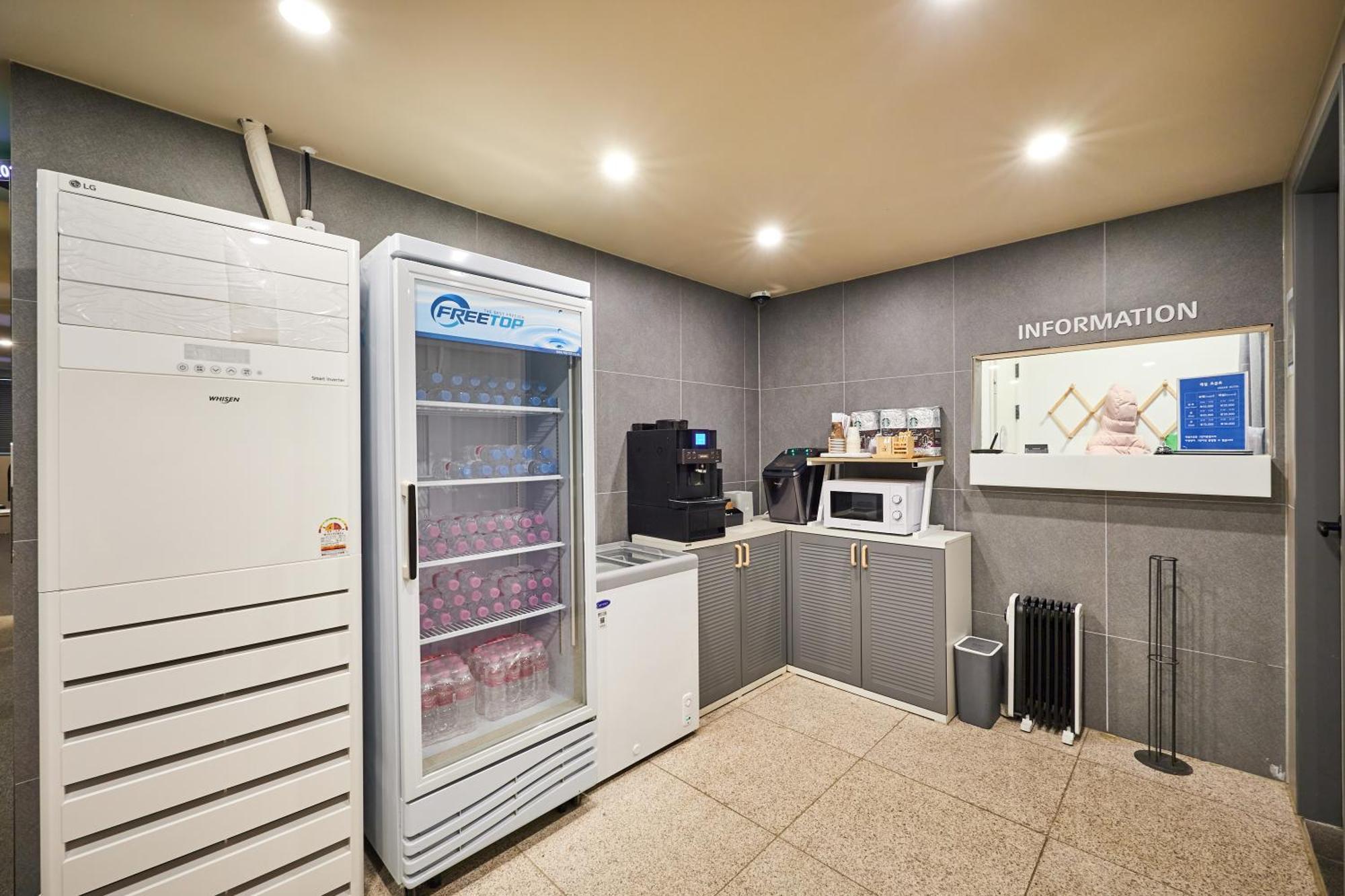 Urban Hotel Pyeongtaek Esterno foto
