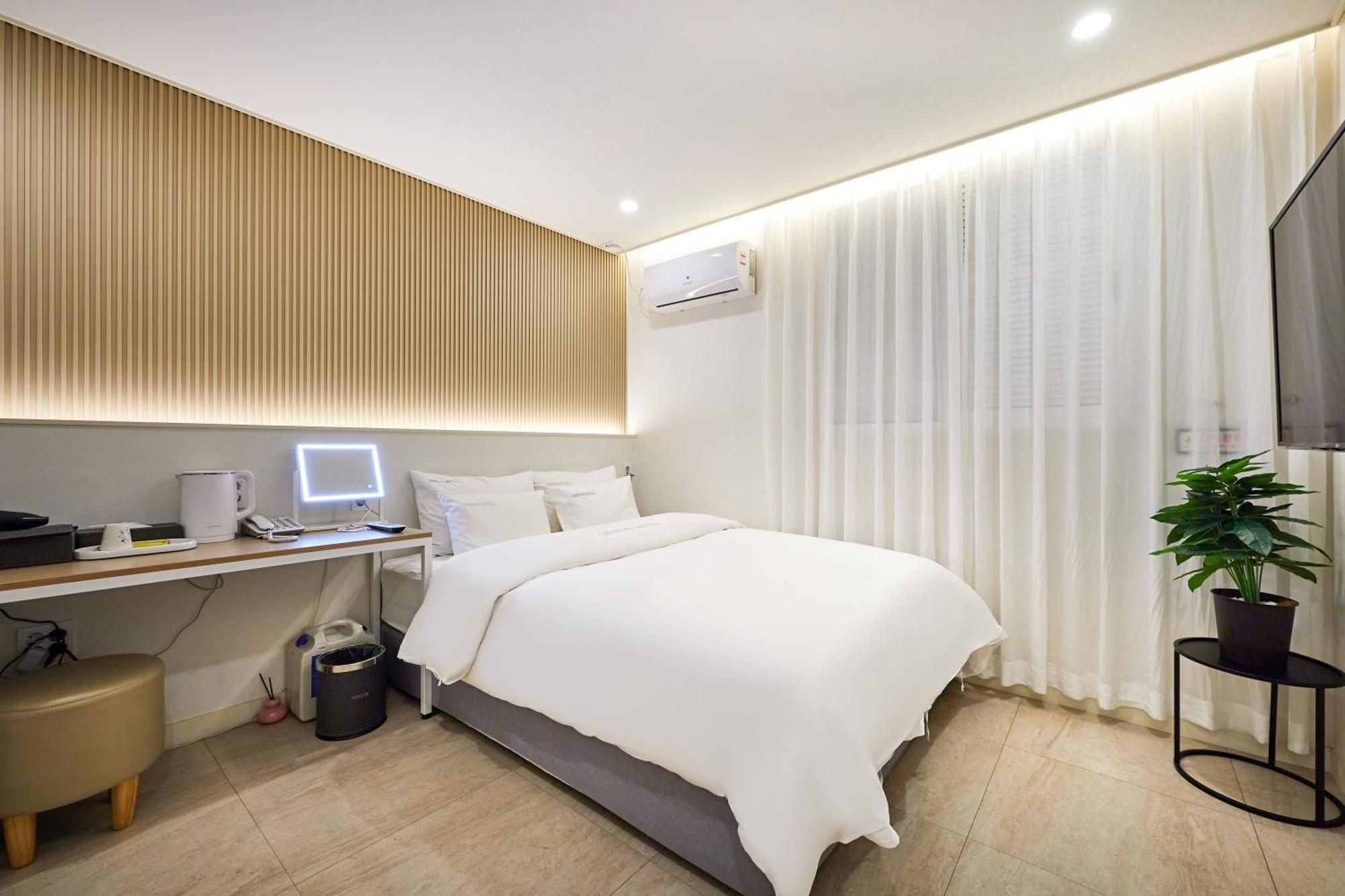 Urban Hotel Pyeongtaek Esterno foto